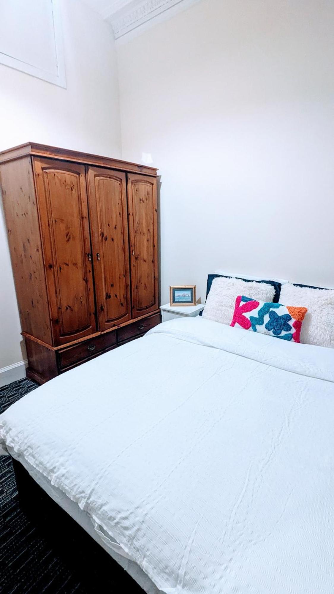 Edinburgh City Center Haymarket Double Room Екстериор снимка