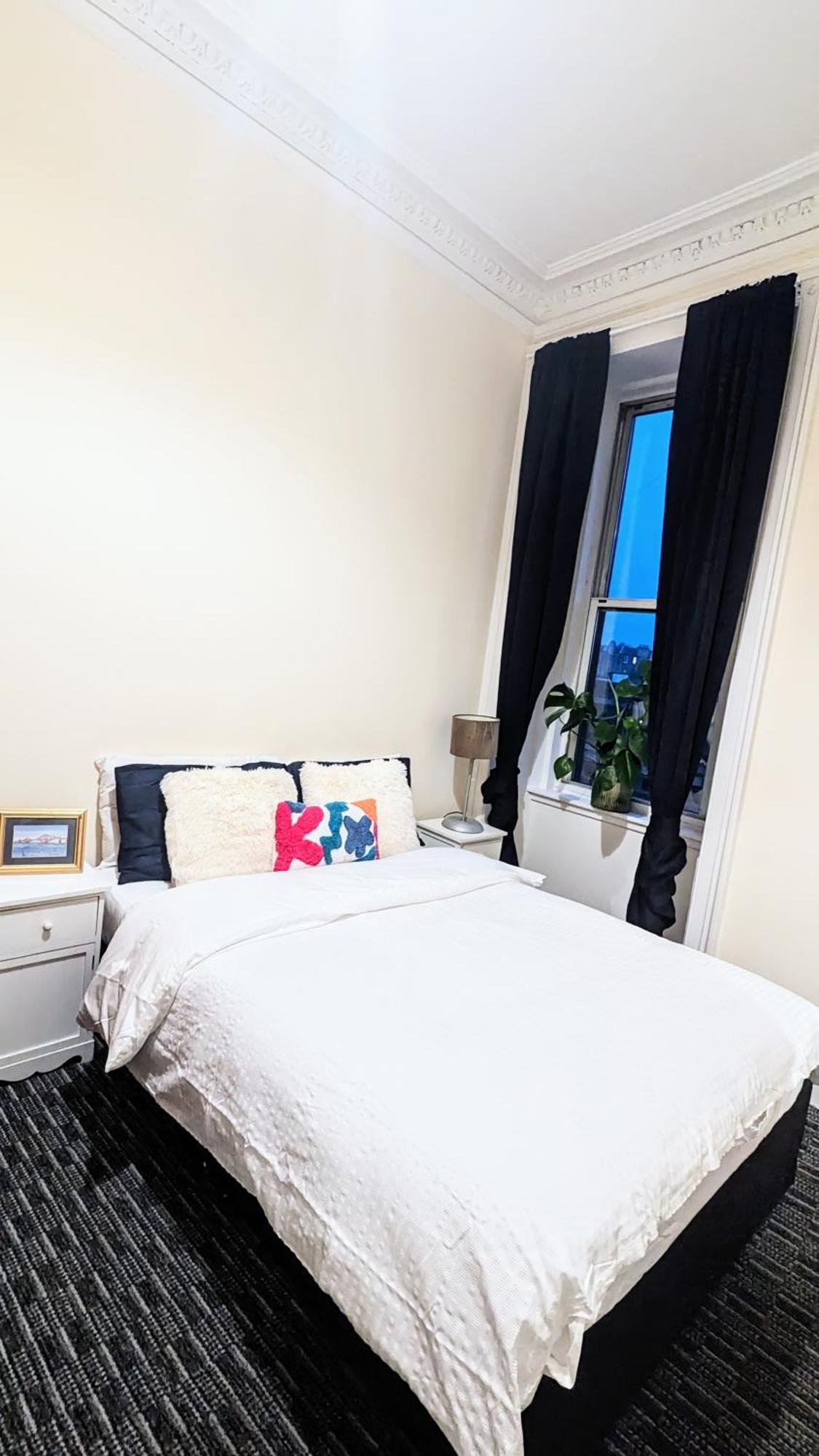 Edinburgh City Center Haymarket Double Room Екстериор снимка