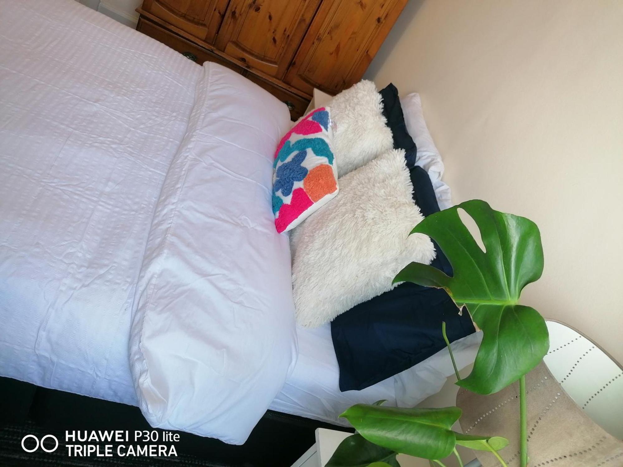 Edinburgh City Center Haymarket Double Room Екстериор снимка